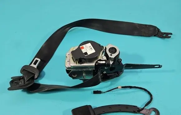 Volkswagen PASSAT B8 Front seatbelt 636198900A IMPRK1530857