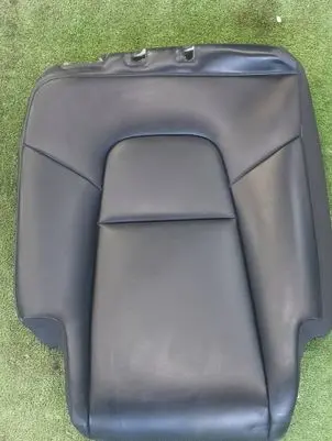 Tesla Model Y Second row seats 15604201F