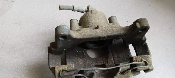Audi Q3 8U Front brake caliper
