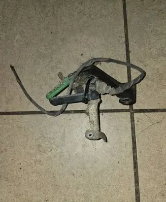 Headlight/headlamp level sensor