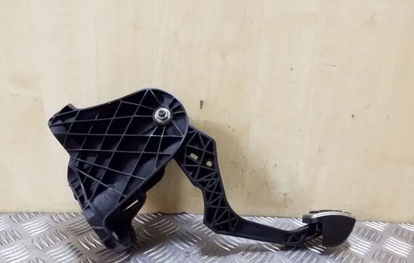 Clutch pedal