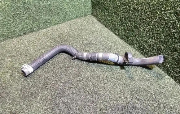 Renault Trafic III (X82) Engine coolant pipe/hose 924000348R