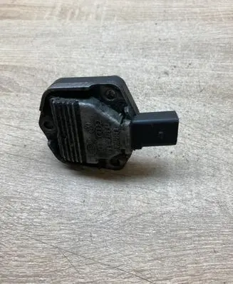 Volkswagen Golf IV Oil level sensor 1J0907660B 6PR008079