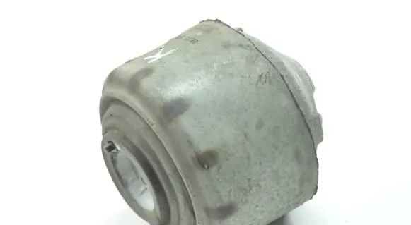 Engine mount bracket