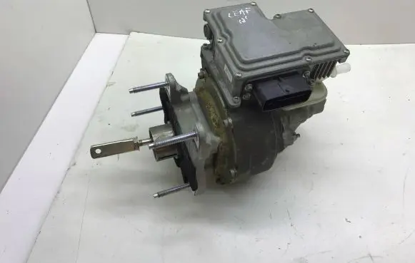 Nissan Leaf I (ZE0) Master brake cylinder A9A000B13 64295705