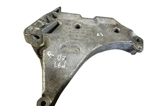 Skoda Yeti (5L) Engine mounting bracket 03L199207