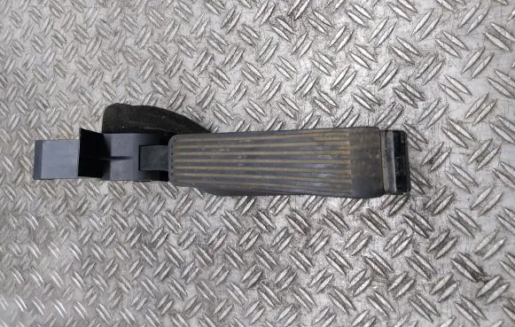 Mercedes-Benz C W203 Accelerator throttle pedal