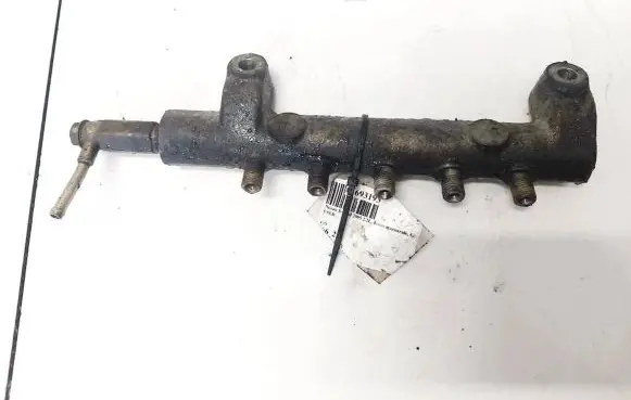 Nissan X-Trail T30 Fuel main line pipe