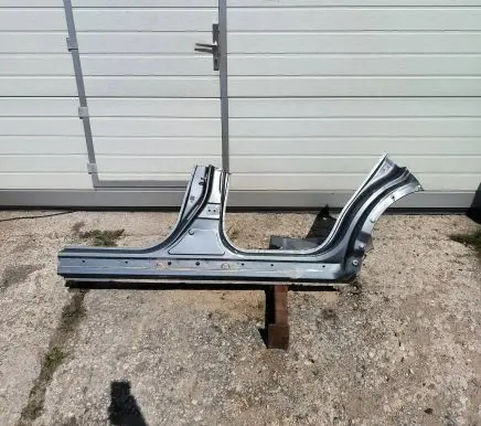 Nissan X-Trail T32 Side car body part 