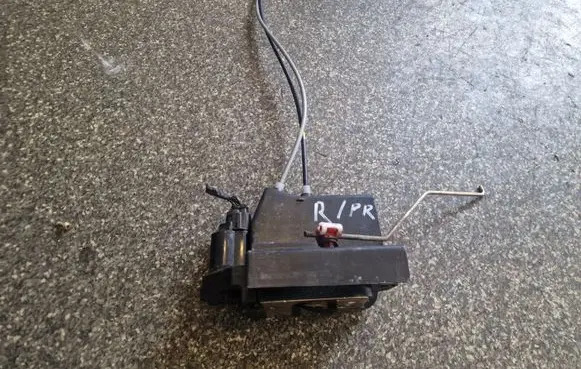 SsangYong Kyron Front door lock