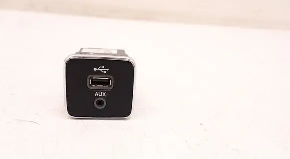Jeep Compass AUX in-socket connector 53223309