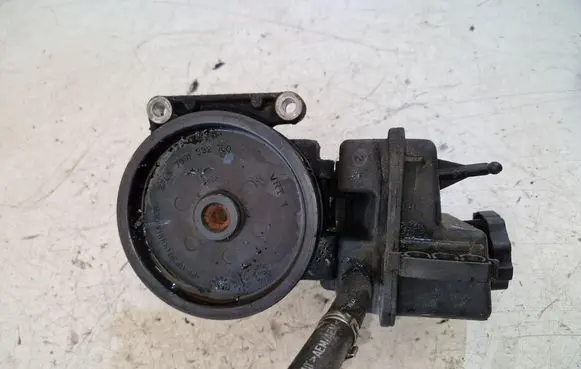 Mercedes-Benz C W204 Power steering pump 7691332150