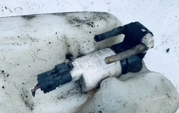 Citroen Berlingo Windscreen/windshield washer pump 8200067015 8200295685