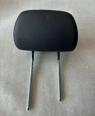 Mercedes-Benz C W204 Rear seat headrest 10117