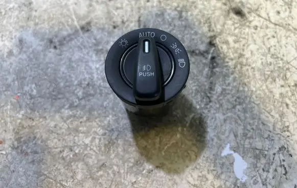 Dodge Challenger Light switch 68141053AC 86390