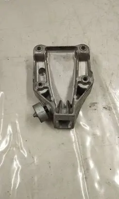 BMW 5 F10 F11 Engine mounting bracket 6777623