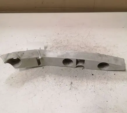 Ford Focus Front bumper mounting bracket 4M5117D958A C8L6A