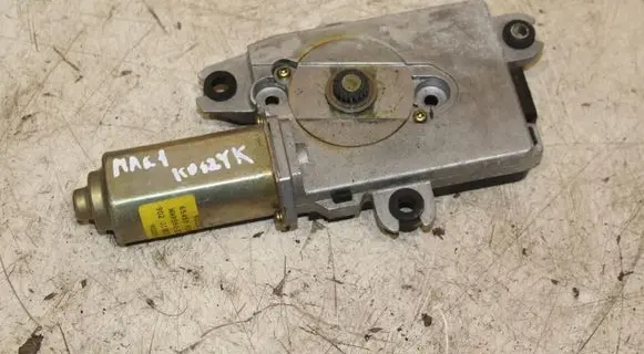 Subaru Forester SG Sunroof control unit/module 90225 65450FC000 MMR550202