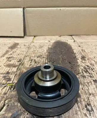 Peugeot 308 Crankshaft pulley V75628018030