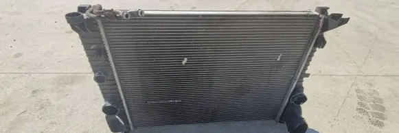 Mercedes-Benz CLS C219 Coolant radiator A2115003402