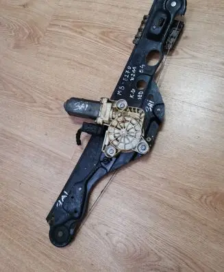 Mercedes-Benz E W211 Rear door window regulator with motor A2117300146