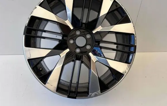 Polestar 4 R22 alloy rim 80012656