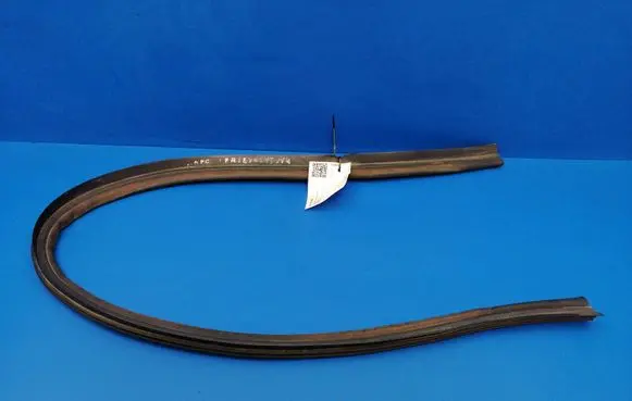 Mercedes-Benz E W123 Engine compartment rubber 