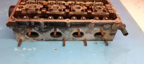 Volkswagen Golf IV Engine head 036103373af