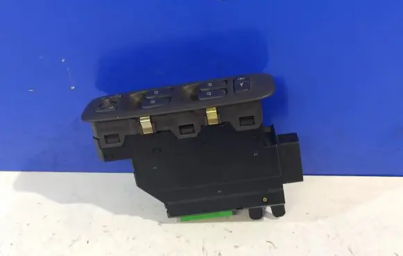Volvo S60 Electric window control switch 8682836 09193383