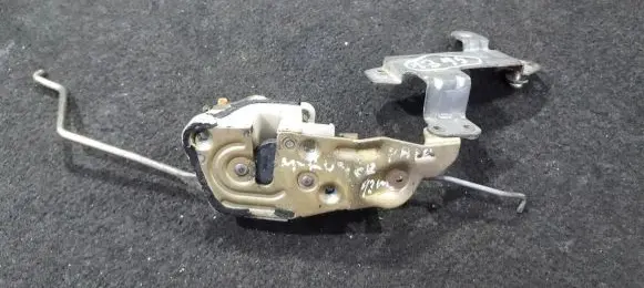 Mitsubishi Space Runner Front door lock