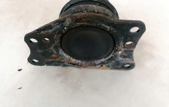 Volkswagen Polo IV 9N3 Engine mount bracket 6q019926280
