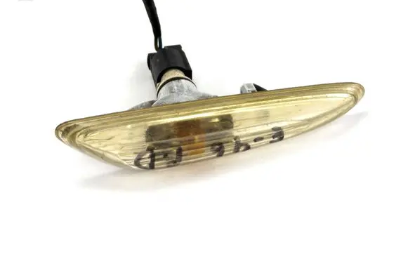BMW 3 E46 Front fender indicator light 69113725
