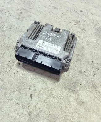Volkswagen Touran I Engine control unit/module 03C906056BD 0261S02091