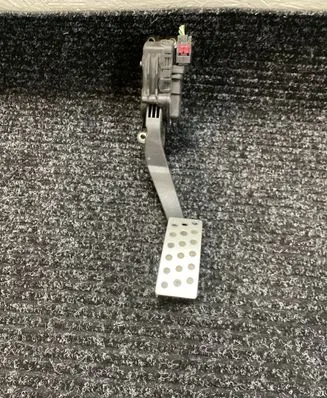 Mazda 3 I Accelerator throttle pedal 6PV008641 6N619F836
