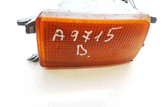 Volkswagen Golf III Front indicator light 8580391