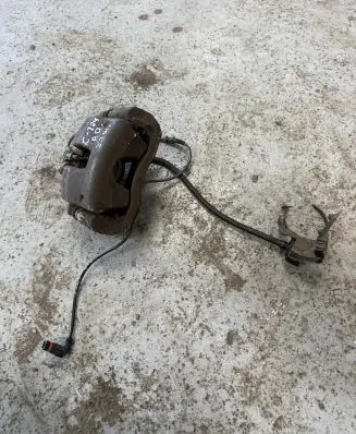 Mercedes-Benz C W204 Front brake caliper