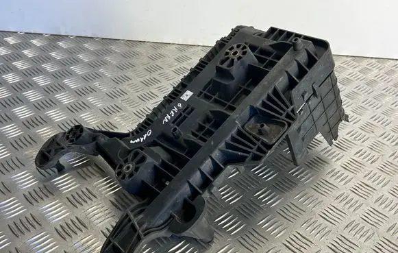 Volkswagen Sharan Battery tray 1K0915333