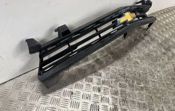 Chevrolet Camaro Front grill 84140574 84140575 23356497