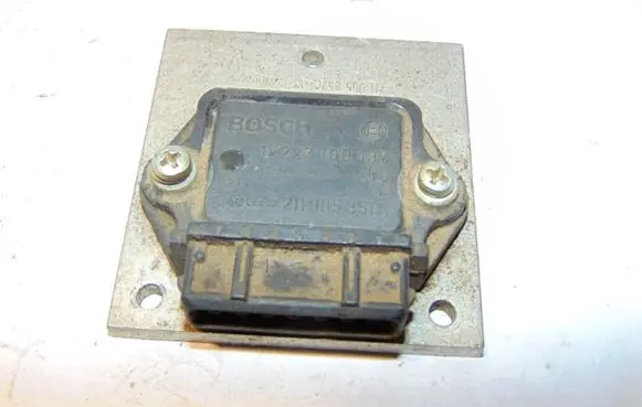 Volkswagen Golf II Ignition amplifier control unit 211905351A 227100137