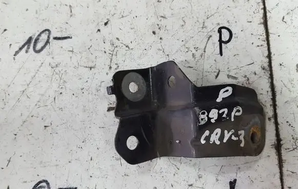 Honda CR-V Fender mounting bracket