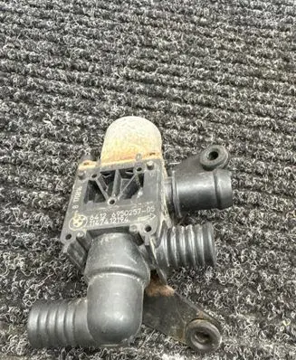 BMW X6 F16 Coolant heater control valve 6950257 1147412194