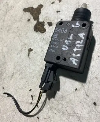 Opel Astra G Central locking motor 90460062 5406 1101215