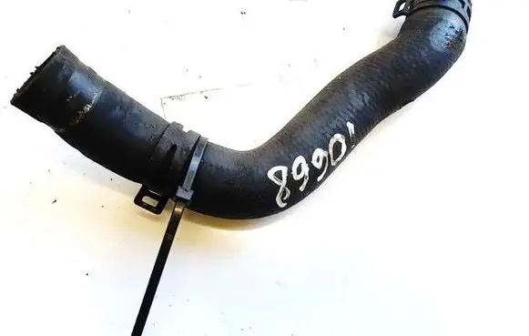 Volkswagen PASSAT B6 Engine coolant pipe/hose