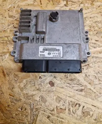 SsangYong Tivoli Engine control unit/module 6735400032 28485289 10R041416