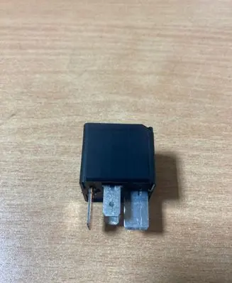 Audi TT Mk1 Other relay 7M0951253A V23136J6X45