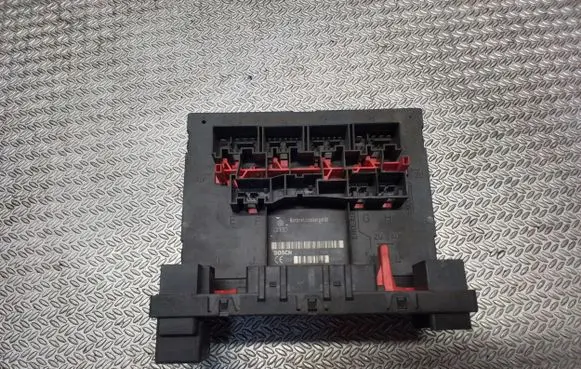 Volkswagen Caddy Comfort/convenience module 1K0937049N