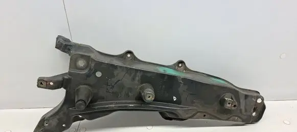 Volvo XC90 Fender mounting bracket 31391778