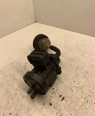 Mercedes-Benz C W203 Vacuum valve 4715396 0005450427