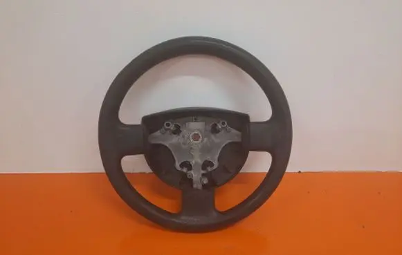 Ford Fiesta Steering wheel 2T143600