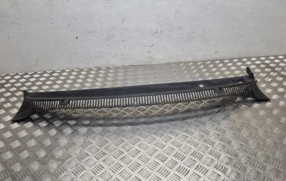 Volkswagen Fox Wiper trim 5Z0819415